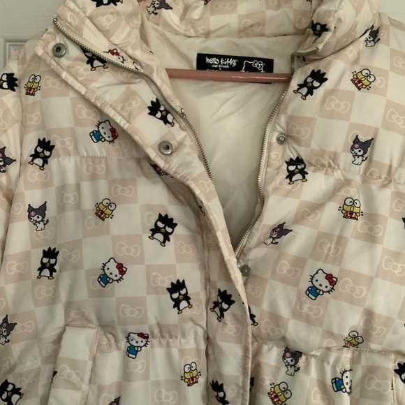 Hello Kitty & friends x forever 21 woman’s puffer jacket, size small - Picture 4 of 7